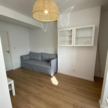 Family & Group Near Carcavelos Beach, Nova Sbe & Nci Academy 24 - Stairs Only * Oeiras